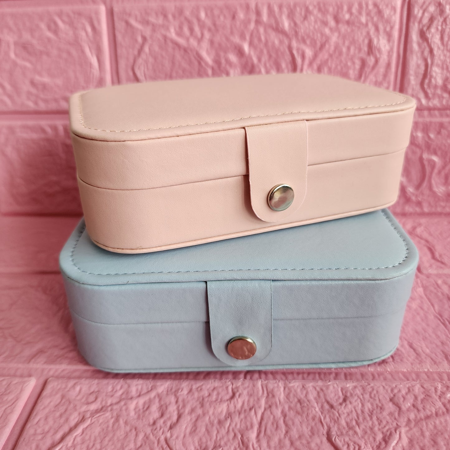 Joyero mediano rectangular en cuerina